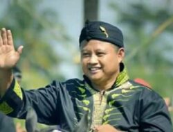 Pasangan Ridwan-Uu (Rindu) Akan Kunjungi 11 Ribu Pesantren di Jawa Barat