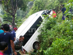 Dorong Mobil di Tanjakan, Dua Pemuda Tewas Terlindas