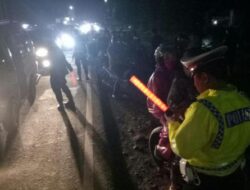 Kembang Api Di Ketinggian Geronggong