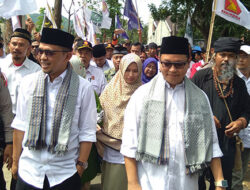 Kunjungi Pesantren, Maman-Jefry Main Sepak Bola Bersama Santri