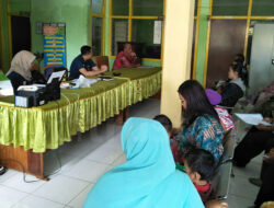 Warga Desa Astanalanggar Kab Cirebon Antusias Daftar JKN-KIS BPJS Kesehatan