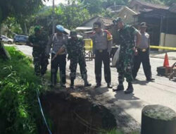 Akibat Hujan Deras, Jalan Provinsi Majalengka Amblas