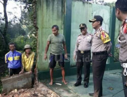 Kapolres Majalengka Berikan Bantuan Kepada Anggota Kodim Korban Bencana Longsor