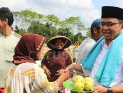 Temui Komunitas Petani Jambu, Ini Kata Maman Imanulhaq