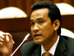 Pasal 122 dalam MD3 Dapat Sorotan Dari Ahli Hukum Tata Negara Refly Harun