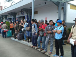 Rel Terendam Banjir, Ribuan Penumpang KA Diturunkan