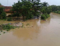Sungai Garam di Desa Pengarengan Meluap, Rumah Warga Terendam