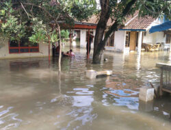 600 Warga Desa Pacinan Jatiseeng Kidul Dievakuasi ke Masjid