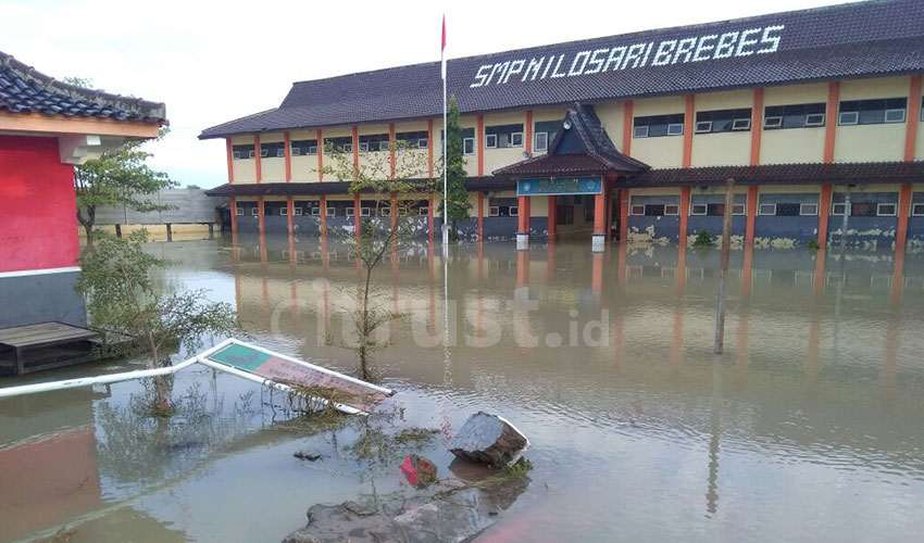 banjir-rusak-sekolah
