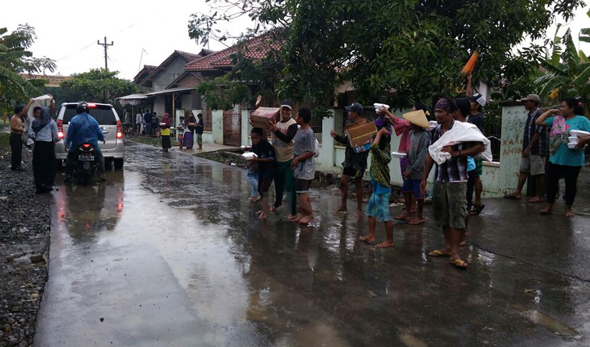 bantuan-banjir-brebes