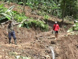 Sejumlah Desa di Kec. Kuningan Alami Tanah Longsor, Ratusan Warga Terisolasi