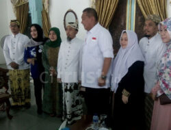 Deddy Mizwar Cagub Jawa Barat Blusukan ke Keraton Kanoman