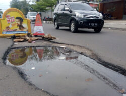 Belum Lama Diperbaiki, Jalan Cipto Kota Cirebon Kembali Rusak