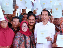 Pembagian Sertifikat Adalah Pengibulan, Jokowi Menjawab