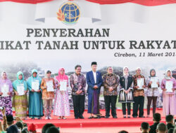 Presiden Serahkan Sertifikat Tanah Bagi 3 Ribu Warga Ciayumajakuning