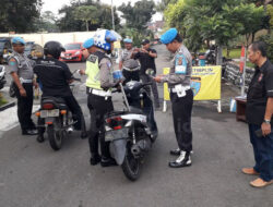 Cek Kesiapan, Anggota Provos Periksa Kelengkapan Anggota Polres Majalengka