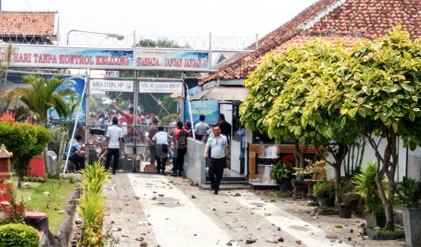 Ricuh-Lapas-Kelas-I-Kesambi