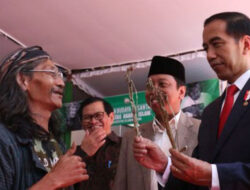 Jokowi Mengunjungi UNISMA Bersama Romahurmuziy