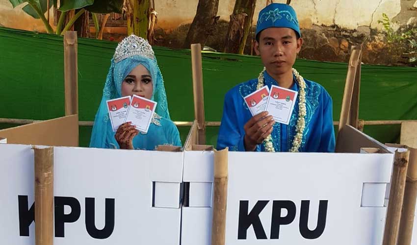 Pengantin-Nyoblos