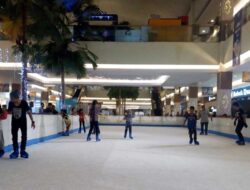 Wahana Ice Skating di GCM Gunakan Es Asli