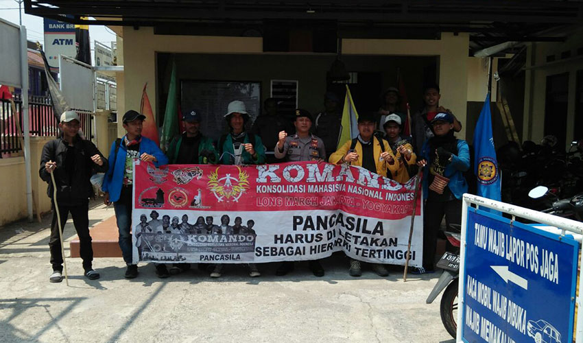 Longmarch-mahasiswa