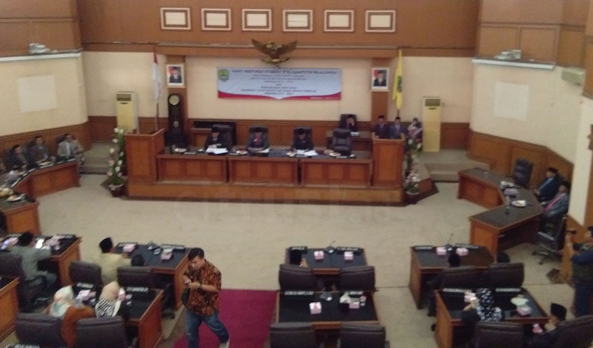Rapat-Pengunduran-diri