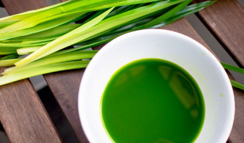 Angkat Sel Kulit Mati dengan Daun Pandan
