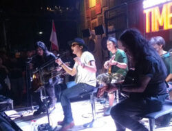 Pecah! /rif Band Sukses Hibur Ratusan Penggemar di Cirebon