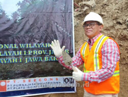 Yoseph Resmikan Pembangunan Jembatan Gantung di Desa Ciledug Wetan