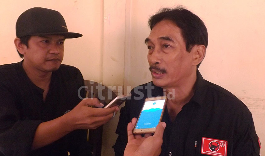 Sekretaris-DPC-PDIP-Kuningan,-Tresnadi