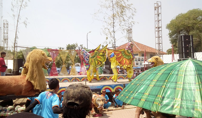 Burok Jadi Daya Tarik Midang Cirebon Timur