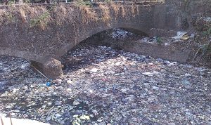 Masyarakat Masih Gemar Buang Sampah ke Sungai