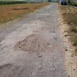 Jalan Alternatif di Desa Kalipasung Kabupaten Cirebon Rusak Parah