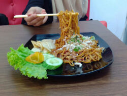 Mie Setan Jerit, Kuliner Pedas Siapa Berani?