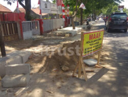 Trotoar di Jalan Majasem Dalam Masa Perbaikan