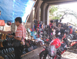 Mayoritas PKL di Kolong Tol Weru Berasal Dari Pasar Pasalaran