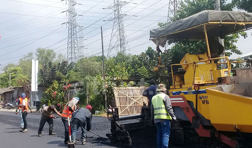 Proyek Pengaspalan Jalan By Pass Baru Tahap Pertama
