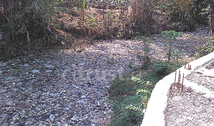 Masyarakat Masih Gemar Buang Sampah ke Sungai