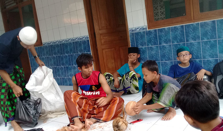 Santri Ponpes jagasatru Siap Menampilkan Aksi Spektakuler di Malam Tahun Baru Islam