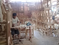 Bisnis Meubel Dongkrak Pendapatan Ekonomi Pengrajin Desa Kaliwulu 