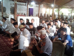 Usai Salat Ashar di Masjid Sang Cipta Rasa, Pemkot Cirebon Ziarahi Makam Sunan Gunung Jati