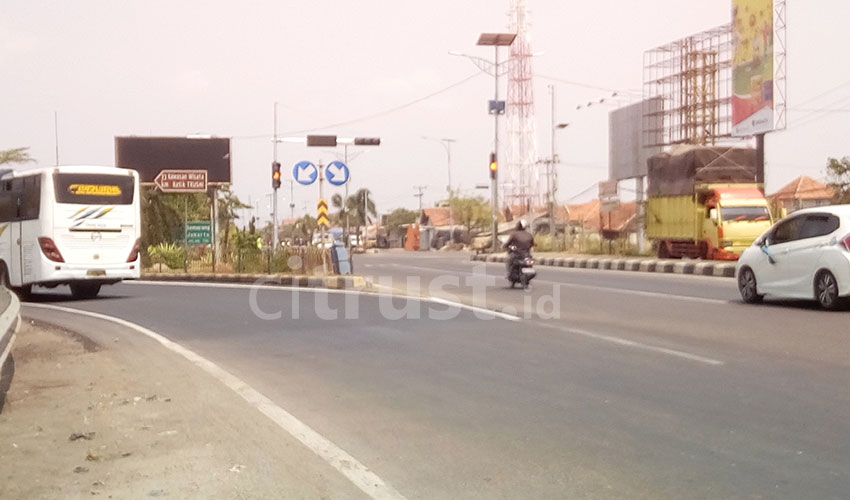 Hati-hati! Traffic Light di Dekat Pintu Tol Palikanci Rusak