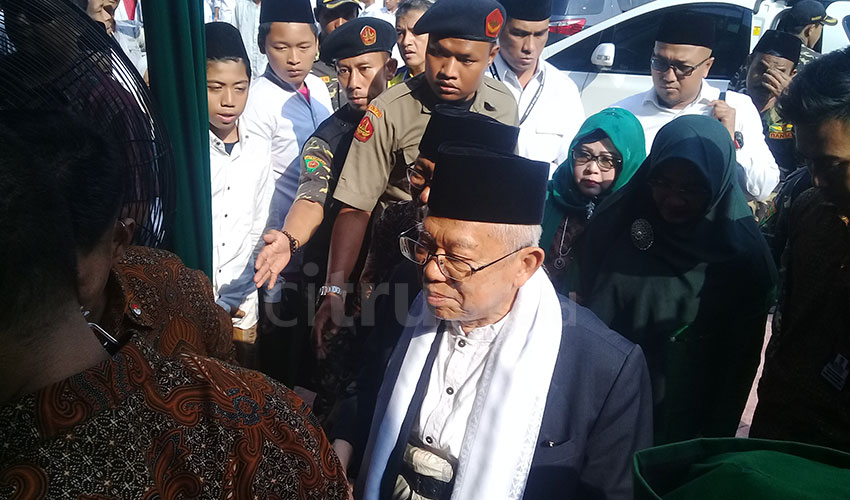KH Ma'ruf Amin Hadiri Festival Tajug 2018 di Alun-alun Kasepuhan