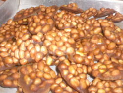 Jajanan Tradisional Ampyang Tetap Eksis Hingga Sekarang