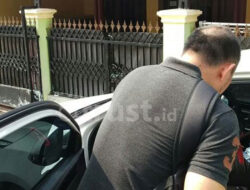 KPK Gelandang Kabid Bina Teknik dan Jasa Konstruksi PUPR Kab Cirebon Beserta Mobil