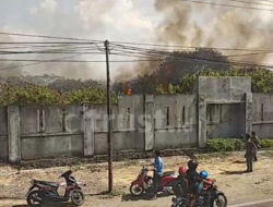 Lahan Kosong di Jalan Pilang Raya Kedawung Kebakaran