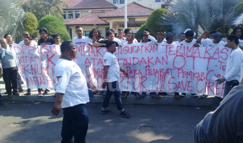 Sunjaya Terciduk KPK, KOMPAK Gelar Aksi