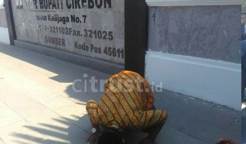 Dinilai Arogan dan Semena-mena, Masyarakat Cirebon Sujud Syukur Atas Tertangkapnya Sunjaya