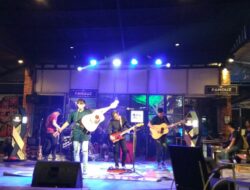 Famouz Indie Fest, Wadah Eksplorasi Para Musisi Cirebon