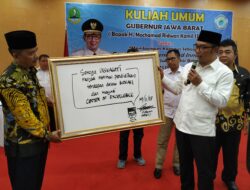 Gubernur Jabar Ridwan Kamil Beri Kuliah Umum di Unswagati